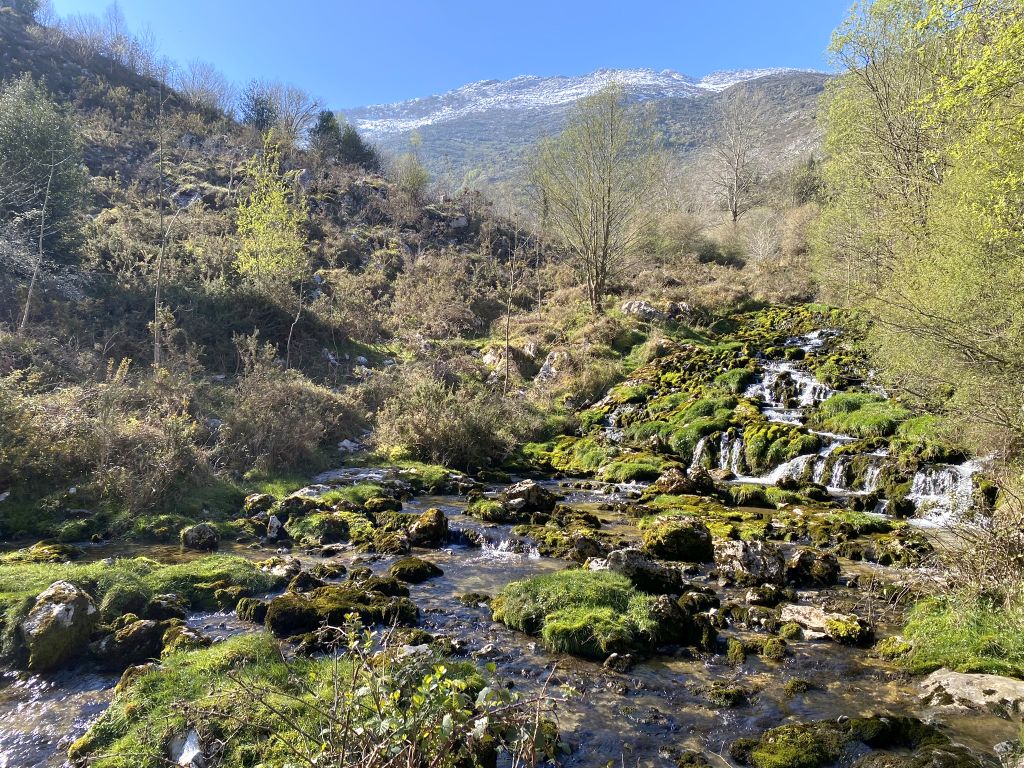 Fotografía de la Surgencia L’Aguañaz. TTEC, abril 2022)