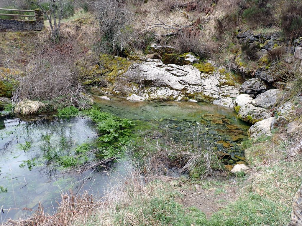 Portada (Nacimiento de Fuente Deshondonada (Sondonada))