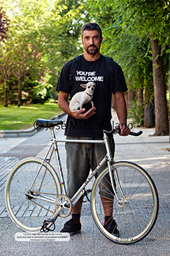 "La bici, vieja herramienta de futuro para cambiar el presente de nuestras ciudades." José Miguel Llano, Fotógrafo