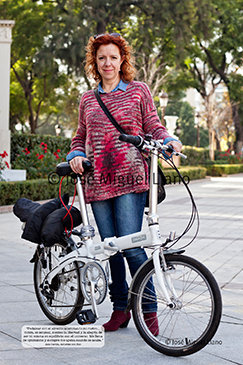 "Pedalear con el airecito acariciando mi rostro... mmm, es sensual, sientes la libertad y la alegría de ser tú misma en equilibrio con el universo. Me llena de optimismo y siempre me apena cuando se acaba." Ana García, Asturias con Bici