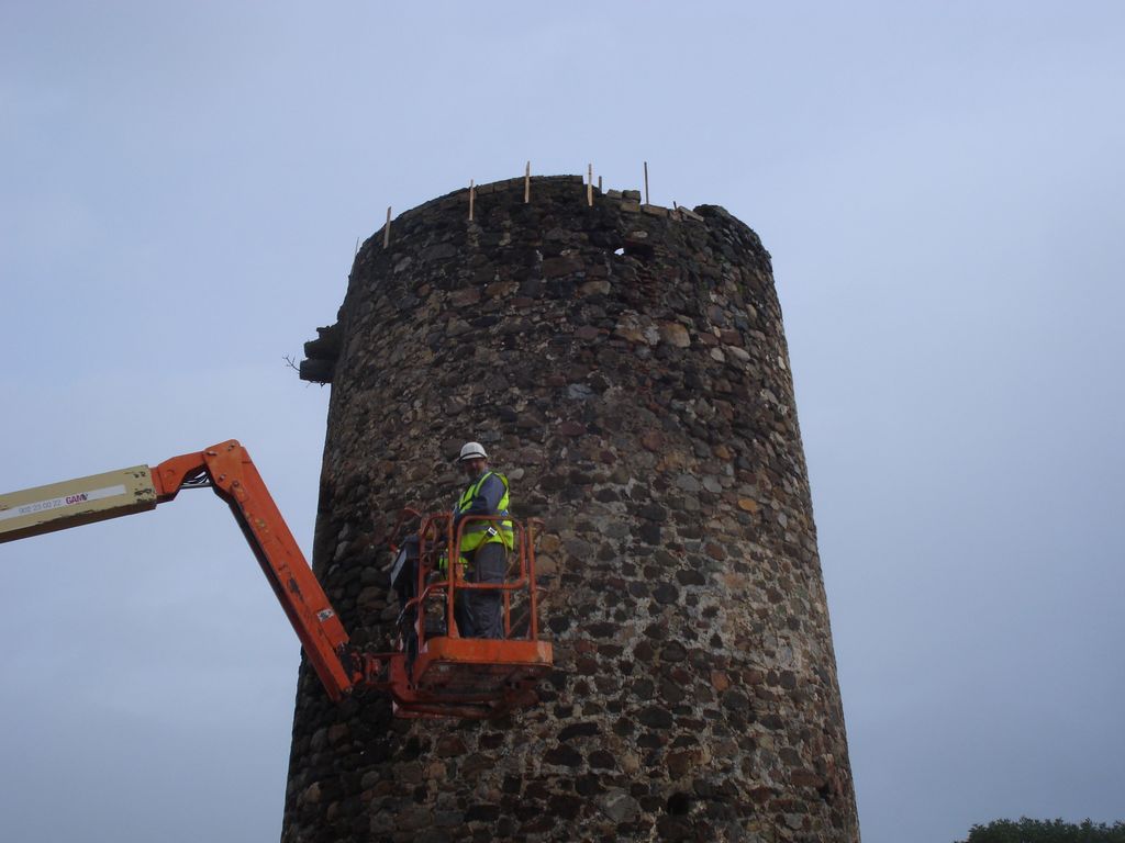 Torre del Saladillo (Estepona) (Durante las obras)