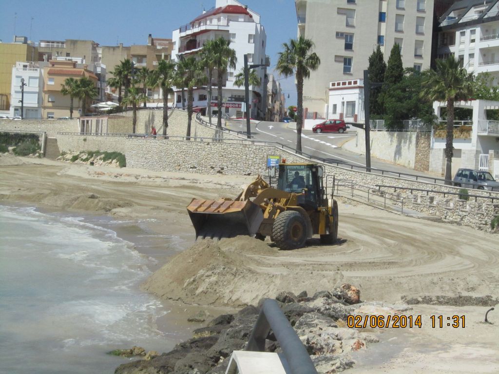 Aportación y Reperfilado de la cala Avellaners (TM L'Ampolla. Durante las obras) 