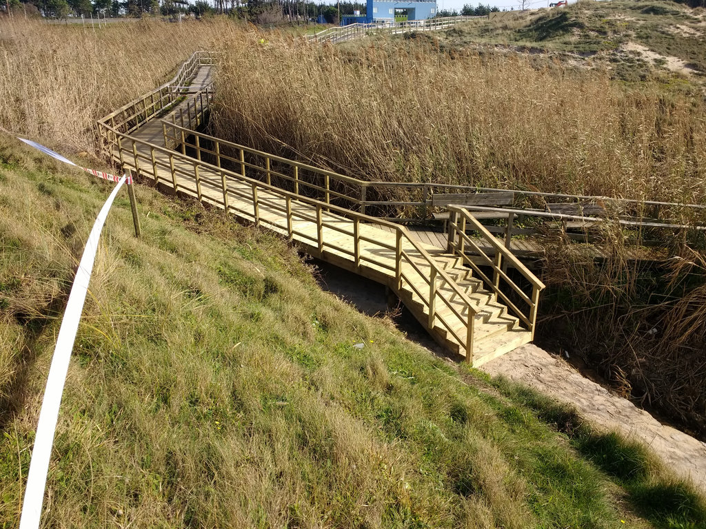 Mantenimiento y conservación V. Ferrol. Playa de Esmelle - Construcción de empalizadas de madera y mejora de accesos (Después de las obras)