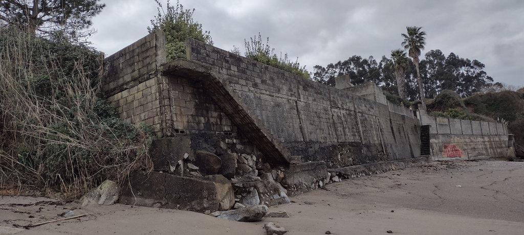 Actuaciones de recuperación y protección del borde litoral del DPMT en la Playa de Bastiagueiro Pequeño