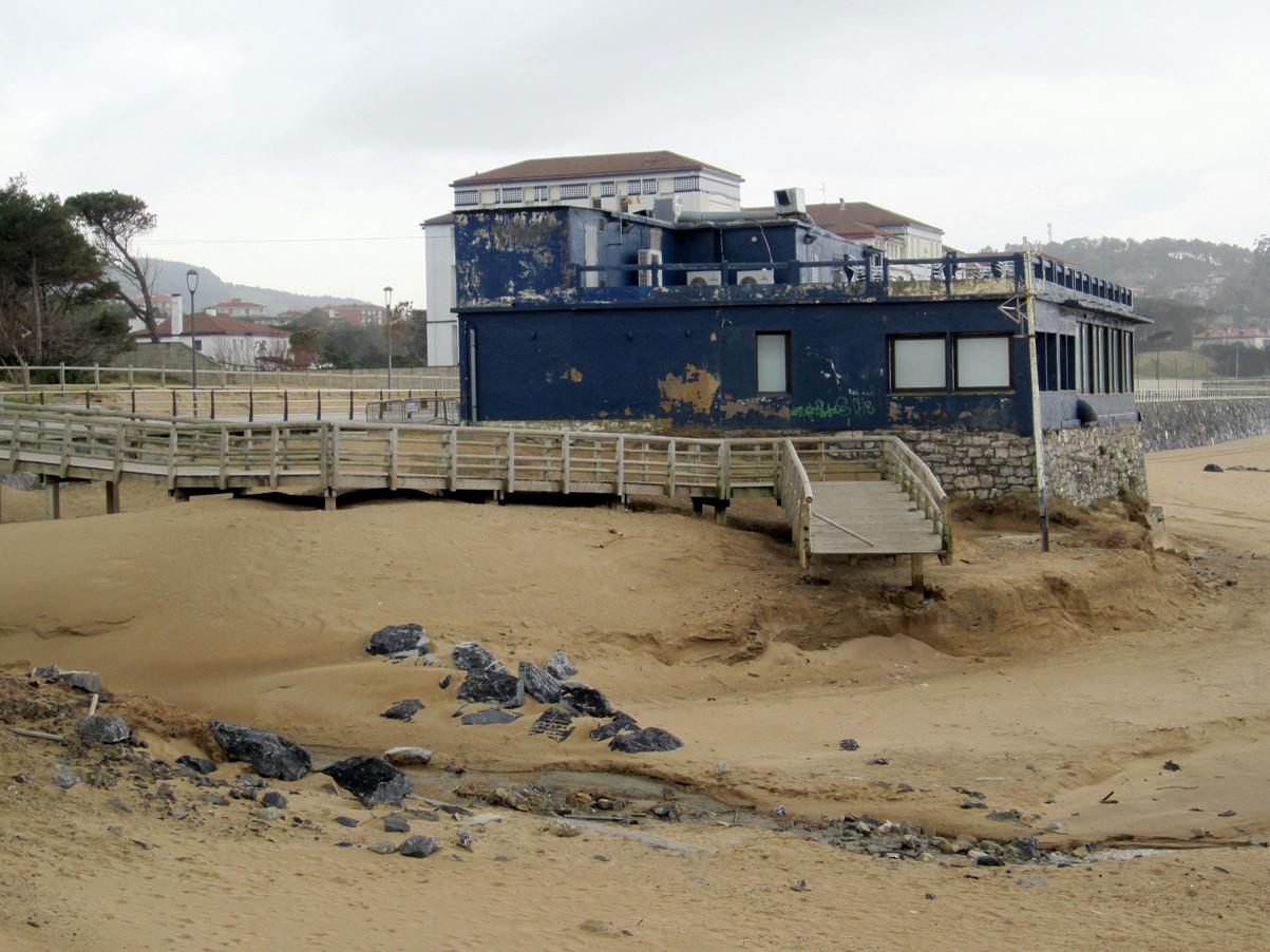 Playa y paseo de Gorliz. Reparación de accesos a playa (peatonal junto a Hondartzape)