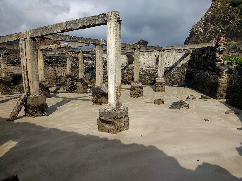  Acceso y acondicionamiento de la cetárea de Cedeira