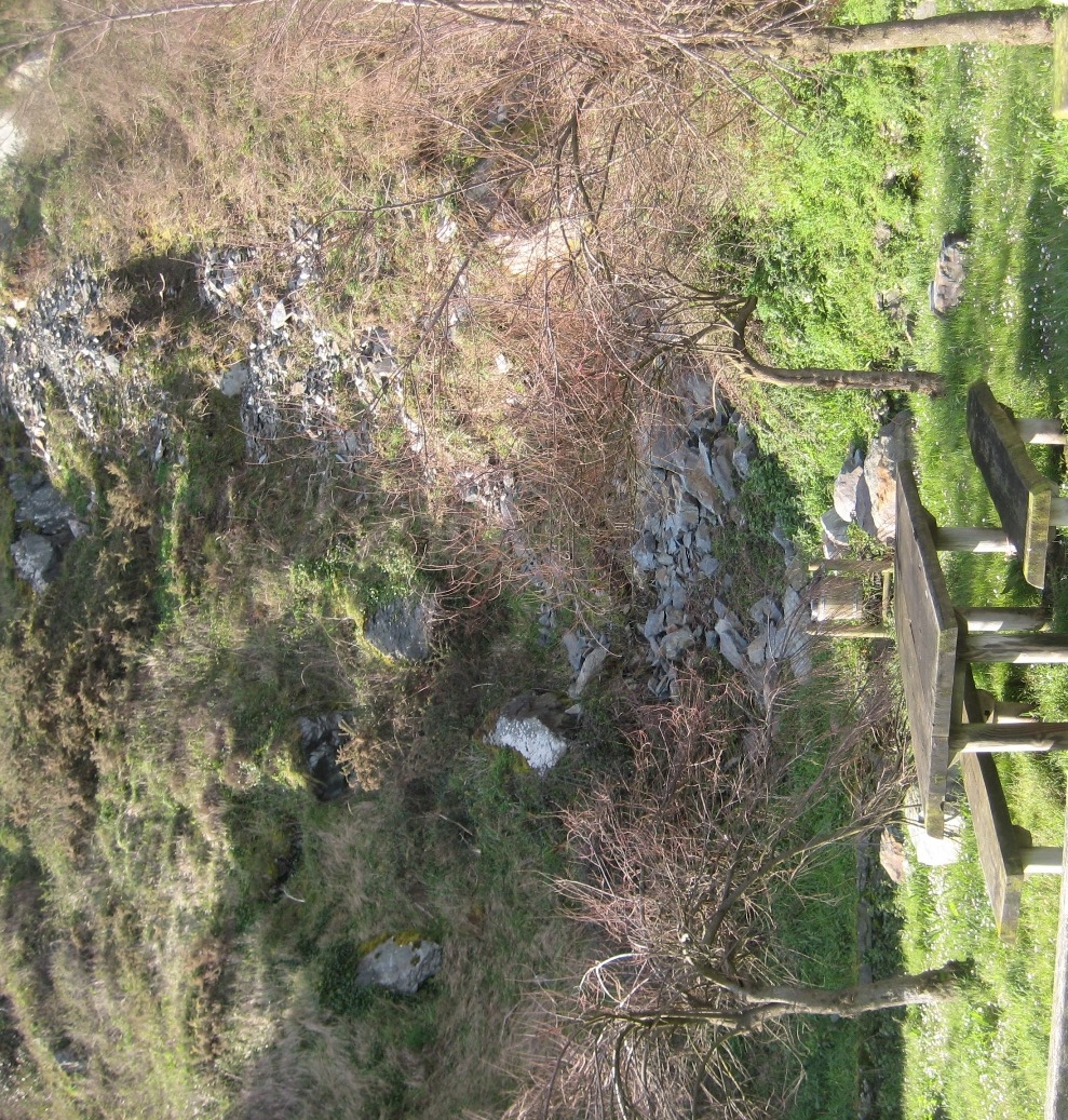 Obra de emergencia para la protección de acantilado que bordea el área de estancia de la Playa de Garruncho